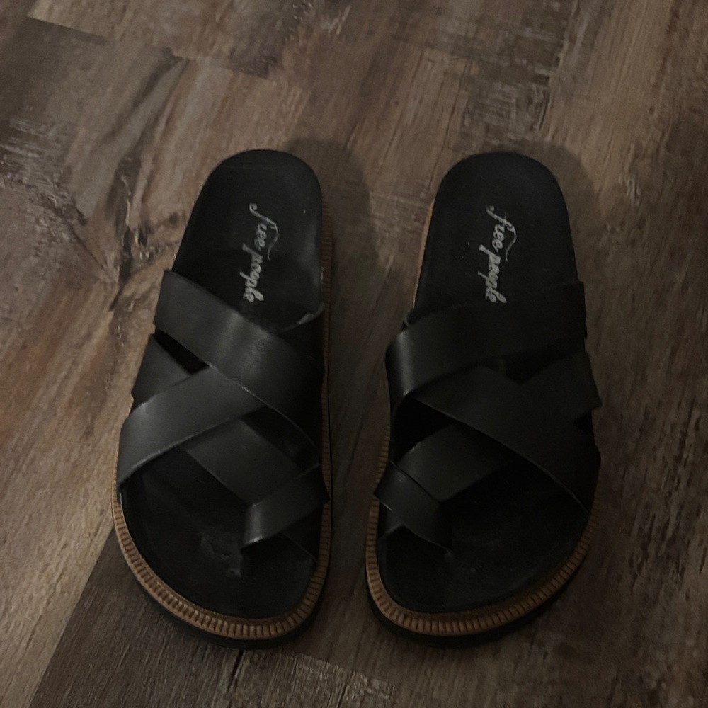 Free People Women’s Black Toe Loop Footbed Sandals